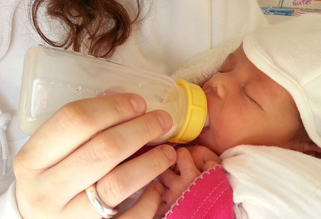 infant, vial, suck-105063.jpg